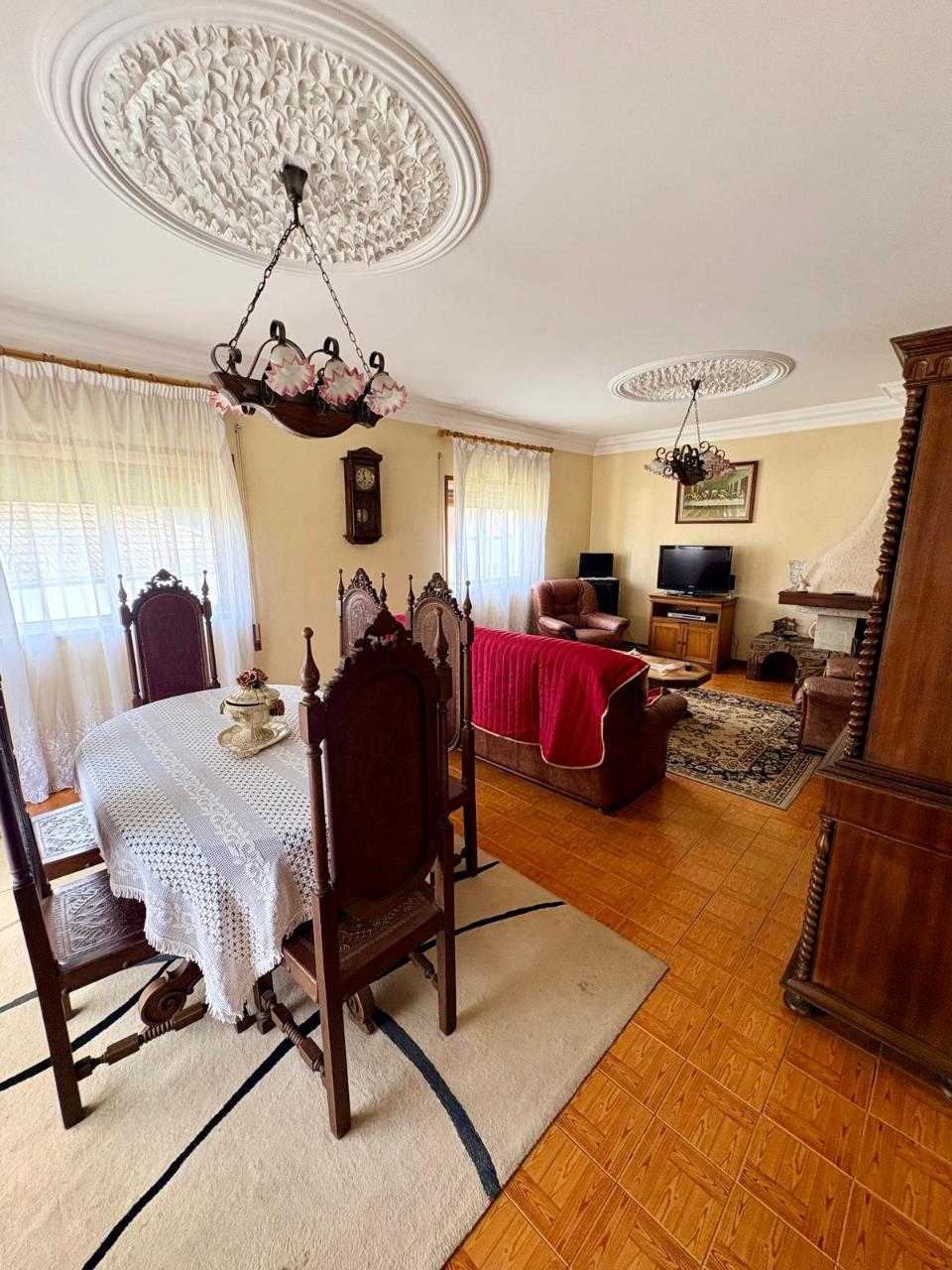 Alfena, Valongo Moradia bifamiliar | Terreno de 1.000 m² com possibilidade de piscina