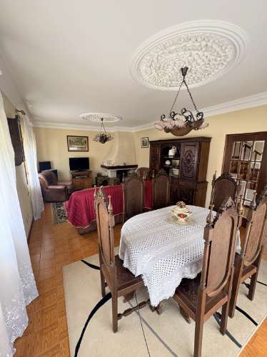 Alfena, Valongo Moradia bifamiliar | Terreno de 1.000 m² com possibilidade de piscina