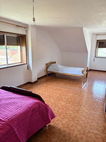 Alfena, Valongo Moradia bifamiliar | Terreno de 1.000 m² com possibilidade de piscina