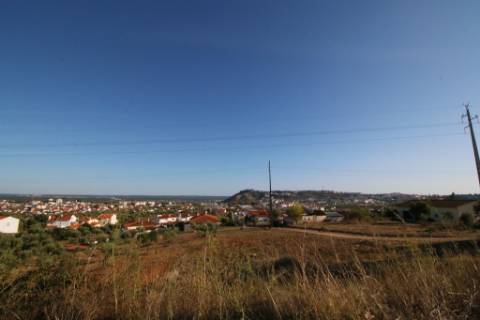 Terreno para construção de moradia de 2 pisos, na Chainça - Abrantes