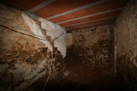 Moradia T3 para recuperar na Zimbreirinha - Envendos - Mação