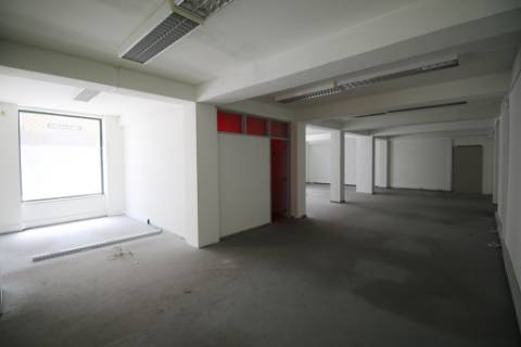 Loja com 215m2 no centro de Torres Novas