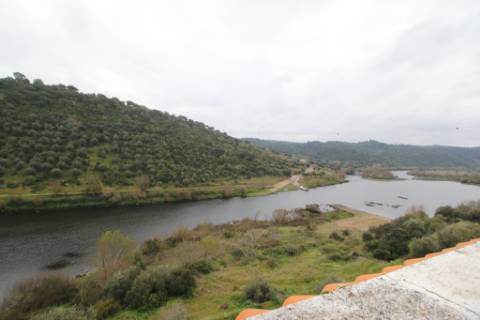 Apartamento T2 Duplex com vista Rio na Barca da Amieira - Envendos