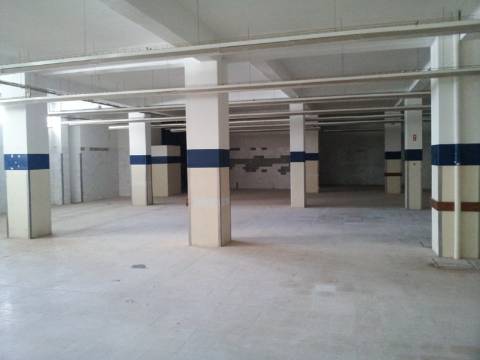 Espaço comercial com 1.504m2 na cidade de Santarém