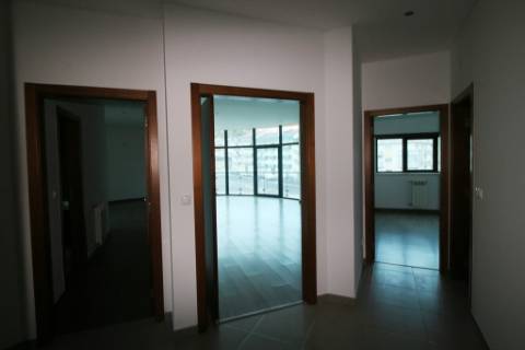 Apartamento T3 equipado, com 3 parqueamentos e arrecadação em S. Domingos - Santarém