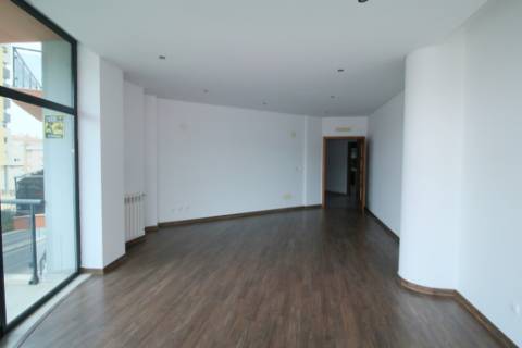 Apartamento T3 equipado, com 3 parqueamentos e arrecadação em S. Domingos - Santarém