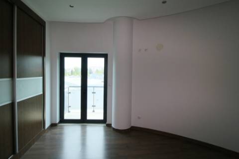 Apartamento T3 equipado, com 3 parqueamentos e arrecadação em S. Domingos - Santarém