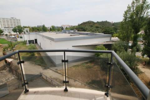 Apartamento T3 equipado, com 3 parqueamentos e arrecadação em S. Domingos - Santarém