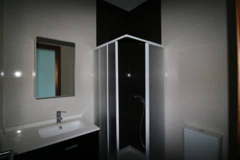 Apartamento T3 equipado, com 3 parqueamentos e arrecadação em S. Domingos - Santarém