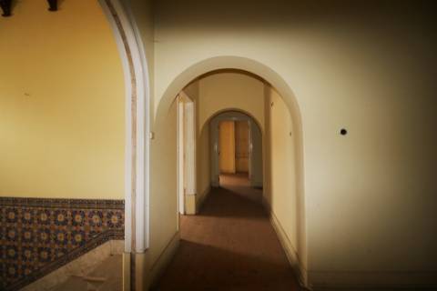 Casa Senhorial com 16 quartos e adega, em pleno coração de Alpiarça