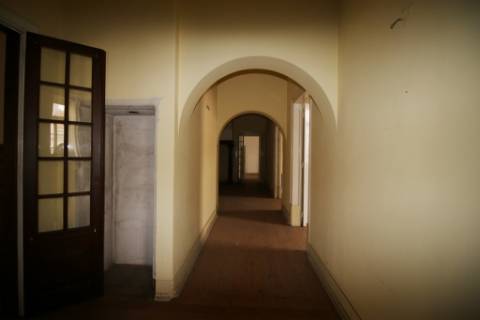 Casa Senhorial com 16 quartos e adega, em pleno coração de Alpiarça