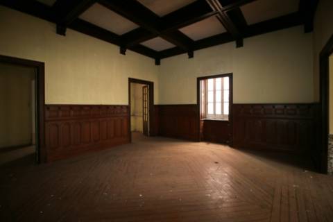 Casa Senhorial com 16 quartos e adega, em pleno coração de Alpiarça