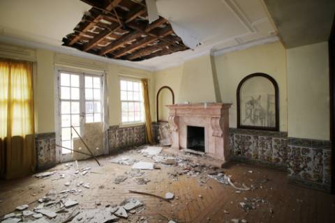 Casa Senhorial com 16 quartos e adega, em pleno coração de Alpiarça