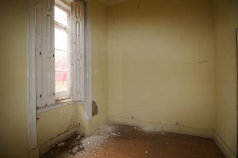 Casa Senhorial com 16 quartos e adega, em pleno coração de Alpiarça