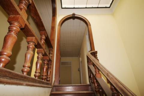 Casa Senhorial com 16 quartos e adega, em pleno coração de Alpiarça