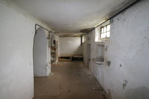 Casa Senhorial com 16 quartos e adega, em pleno coração de Alpiarça