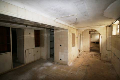 Casa Senhorial com 16 quartos e adega, em pleno coração de Alpiarça