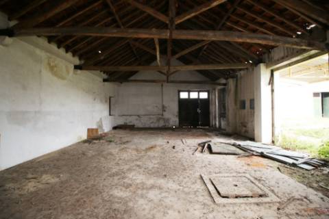 Casa Senhorial com 16 quartos e adega, em pleno coração de Alpiarça