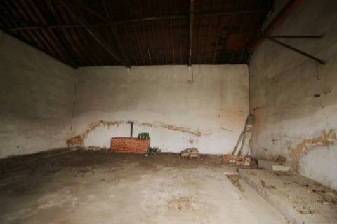 Casa Senhorial com 16 quartos e adega, em pleno coração de Alpiarça