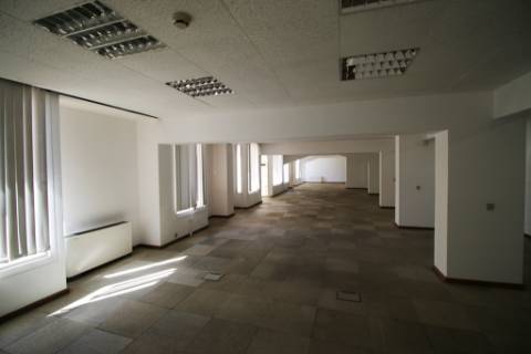 Escritório com 770m2, 2 parqueamentos duplos e uso de 2 terraços, em Entrecampos - Lisboa