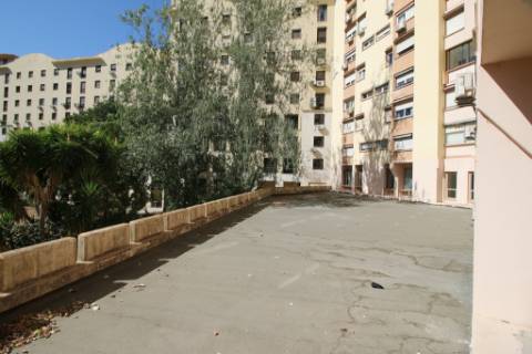 Escritório com 770m2, 2 parqueamentos duplos e uso de 2 terraços, em Entrecampos - Lisboa