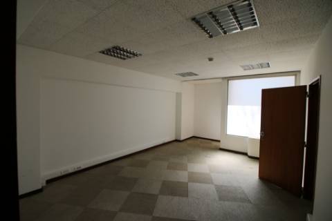 Escritório com 770m2, 2 parqueamentos duplos e uso de 2 terraços, em Entrecampos - Lisboa