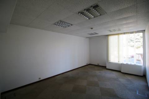 Escritório com 770m2, 2 parqueamentos duplos e uso de 2 terraços, em Entrecampos - Lisboa