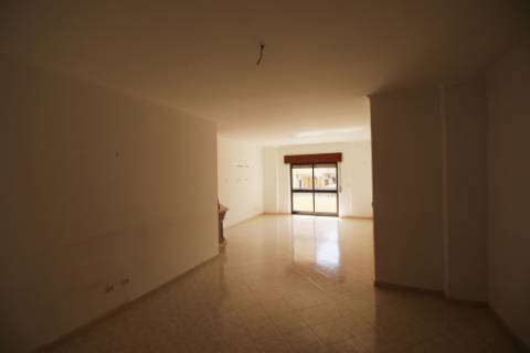 Apartamento T3 com parqueamento e arrecadação em Santarém