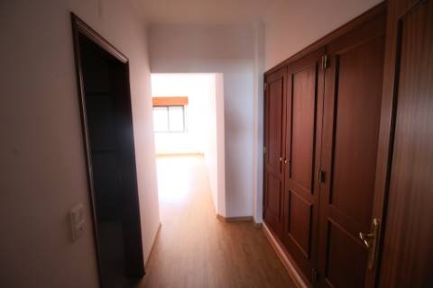 Apartamento T3 com parqueamento e arrecadação em Santarém