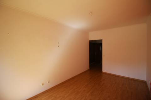 Apartamento T3 com parqueamento e arrecadação em Santarém