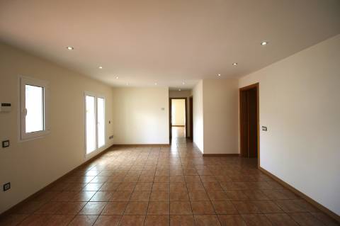 Excelente Moradia T7 de 2 pisos em Bidoeira de Cima - Leiria