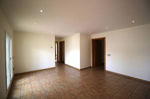 Excelente Moradia T7 de 2 pisos em Bidoeira de Cima - Leiria