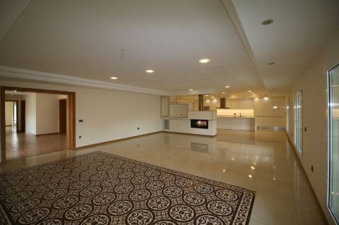 Excelente Moradia T7 de 2 pisos em Bidoeira de Cima - Leiria