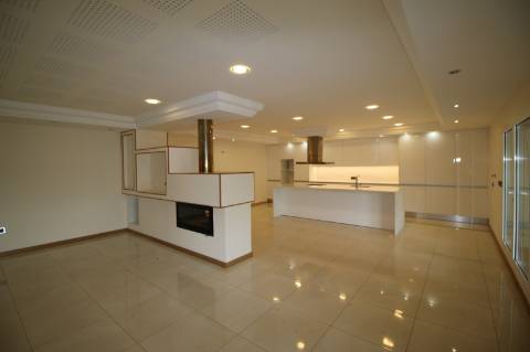 Excelente Moradia T7 de 2 pisos em Bidoeira de Cima - Leiria