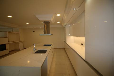 Excelente Moradia T7 de 2 pisos em Bidoeira de Cima - Leiria