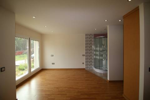 Excelente Moradia T7 de 2 pisos em Bidoeira de Cima - Leiria