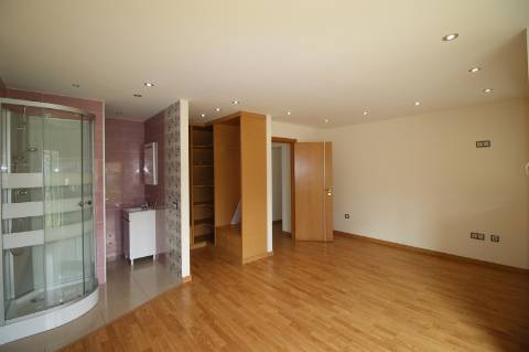 Excelente Moradia T7 de 2 pisos em Bidoeira de Cima - Leiria