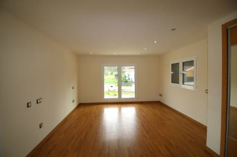 Excelente Moradia T7 de 2 pisos em Bidoeira de Cima - Leiria