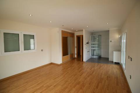 Excelente Moradia T7 de 2 pisos em Bidoeira de Cima - Leiria