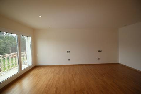 Excelente Moradia T7 de 2 pisos em Bidoeira de Cima - Leiria