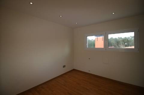 Excelente Moradia T7 de 2 pisos em Bidoeira de Cima - Leiria