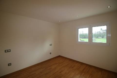 Excelente Moradia T7 de 2 pisos em Bidoeira de Cima - Leiria