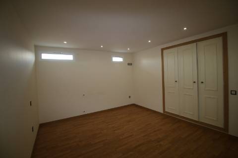 Excelente Moradia T7 de 2 pisos em Bidoeira de Cima - Leiria