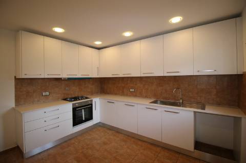 Excelente Moradia T7 de 2 pisos em Bidoeira de Cima - Leiria