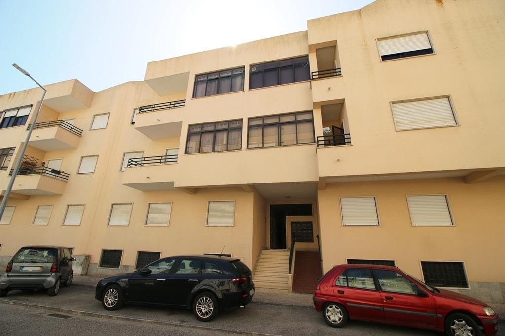 Apartamento T2 com parqueamento em Santarém