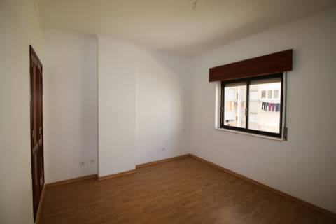 Apartamento T2 com parqueamento em Santarém