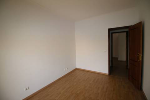 Apartamento T4 com 2 parqueamentos e arrecadação em Santarém