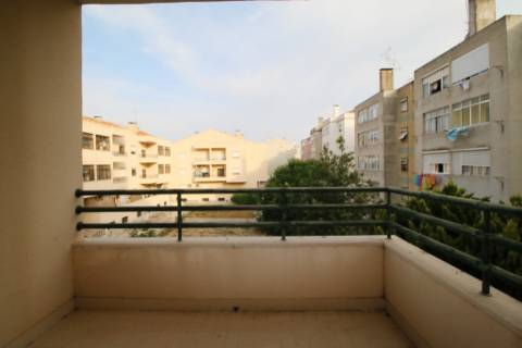 Apartamento T4 com 2 parqueamentos e arrecadação em Santarém