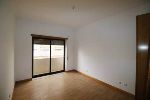 Apartamento T3 equipado e com arrecadação em S. Domingos - Santarém