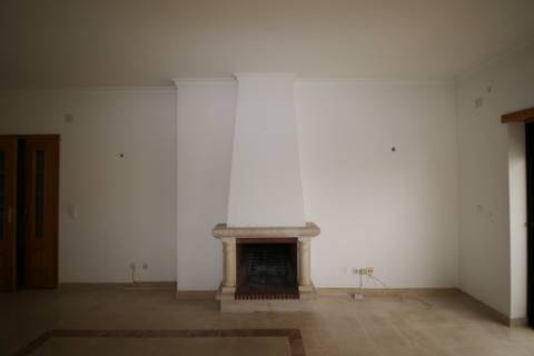 Apartamento T3 com arrecadação em S. Domingos - Santarém